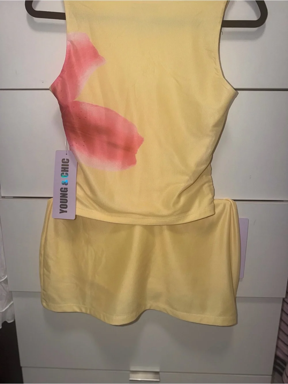 N/A sleeveless yellow